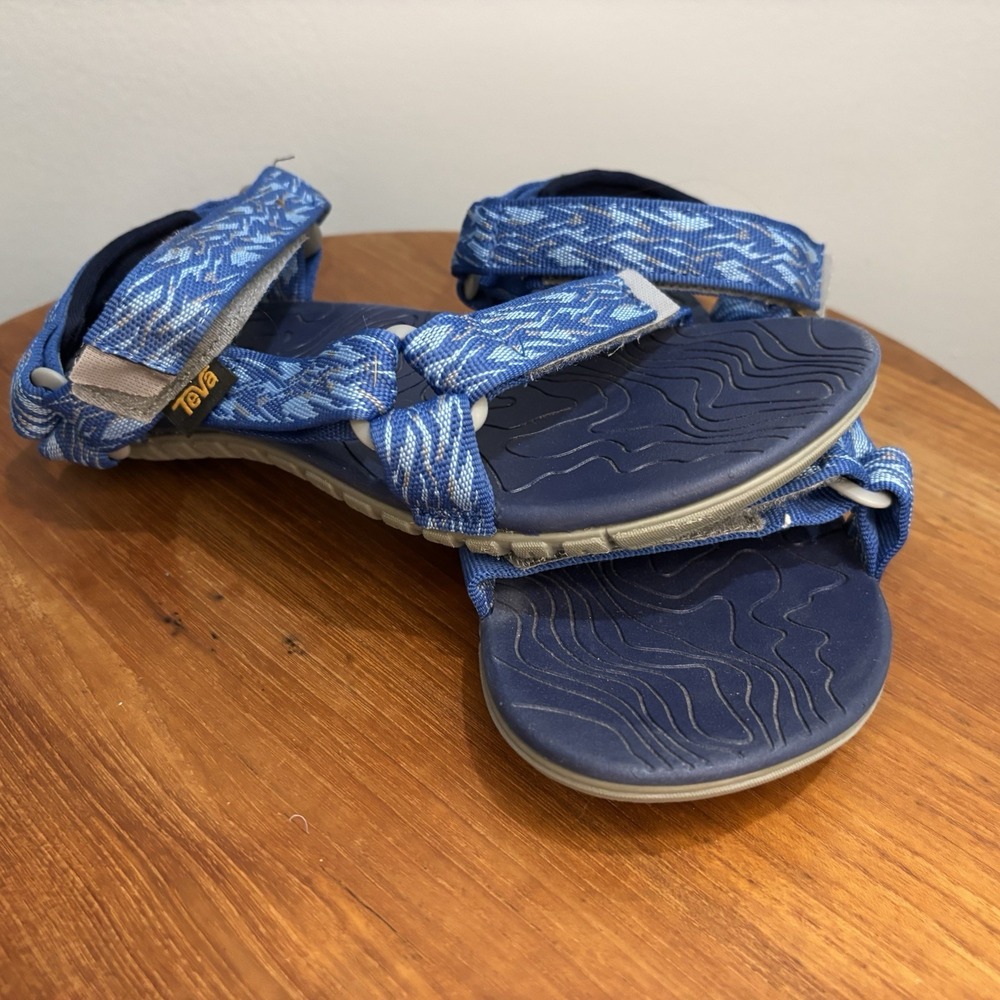 Teva Hurricane Sandals Geometric Blue Pattern Size 6 Gorpcore Outdoors Strappy